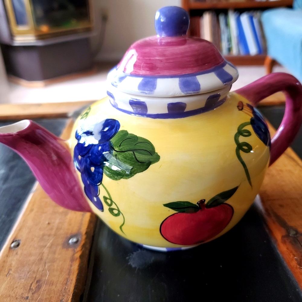 Vintage 90's Young's personal size Teapot